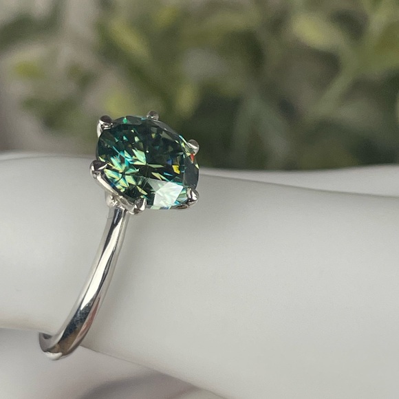 Clearance‼️3ct Green Diamond Ring. Silver 925 - Picture 3 of 11